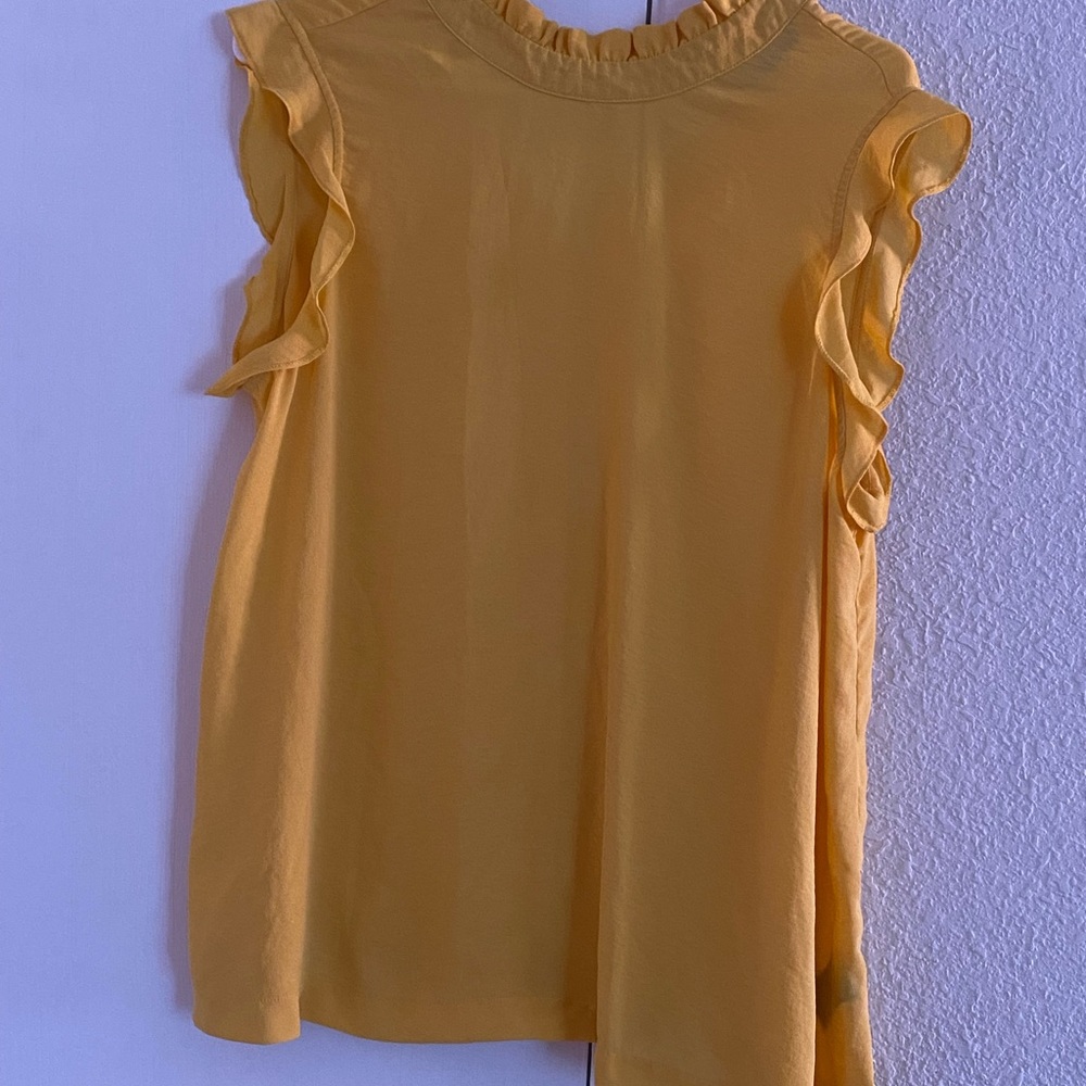 Flutter sleeve tops